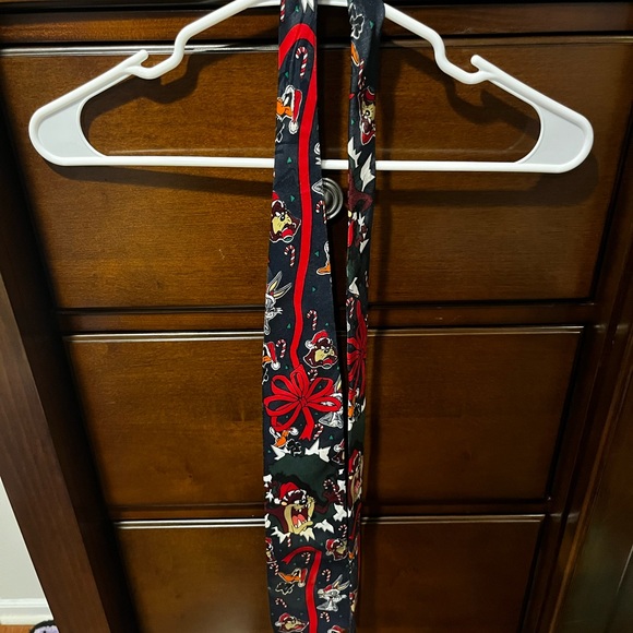Warner Bros. Looney Tunes Christmas Tie - Picture 2 of 5